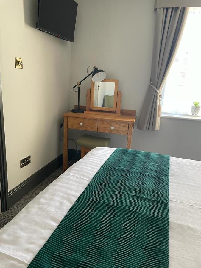 Black Bull Hotel Ланкастер Экстерьер фото